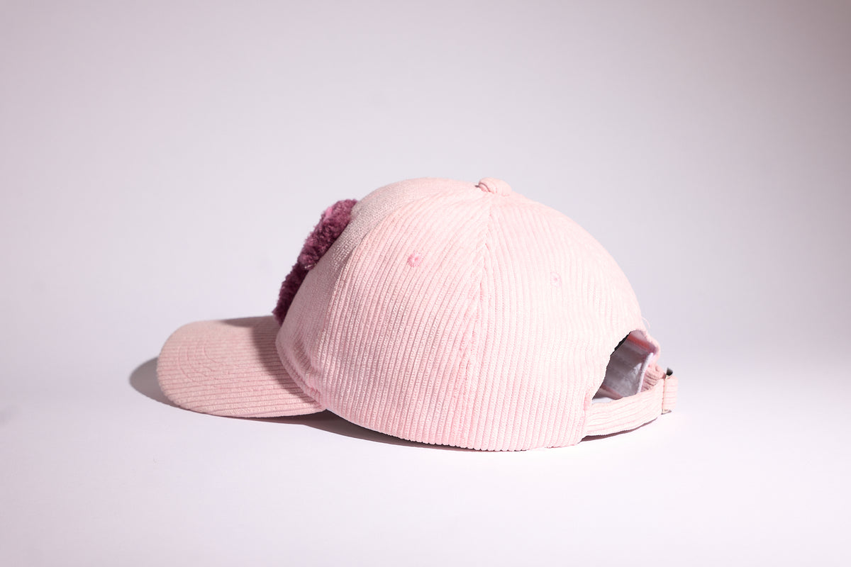 CAP 023 — casquette baseball en velours côtelé rose poudré au tuft framboise et prune — Tufting Studio, Paris (vue 3)