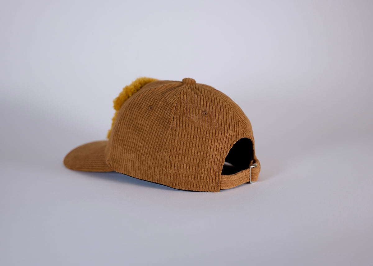 CAP 029 — casquette baseball en velours côtelé camel au tuft jaune moutarde — Tufting Studio, Paris (vue 2)