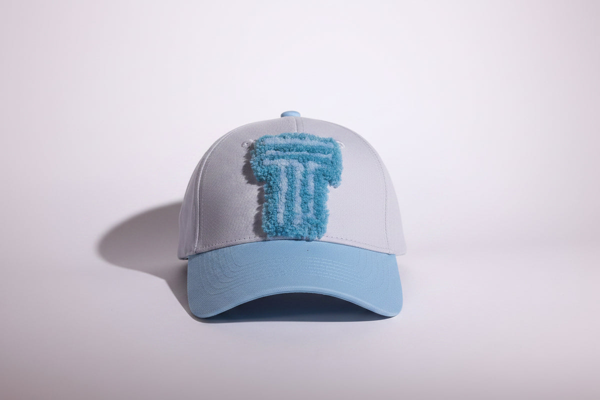 CAP 016 — casquette baseball en coton gris perle et bleu ciel au tuft bleu ciel — Tufting Studio, Paris (vue 3)