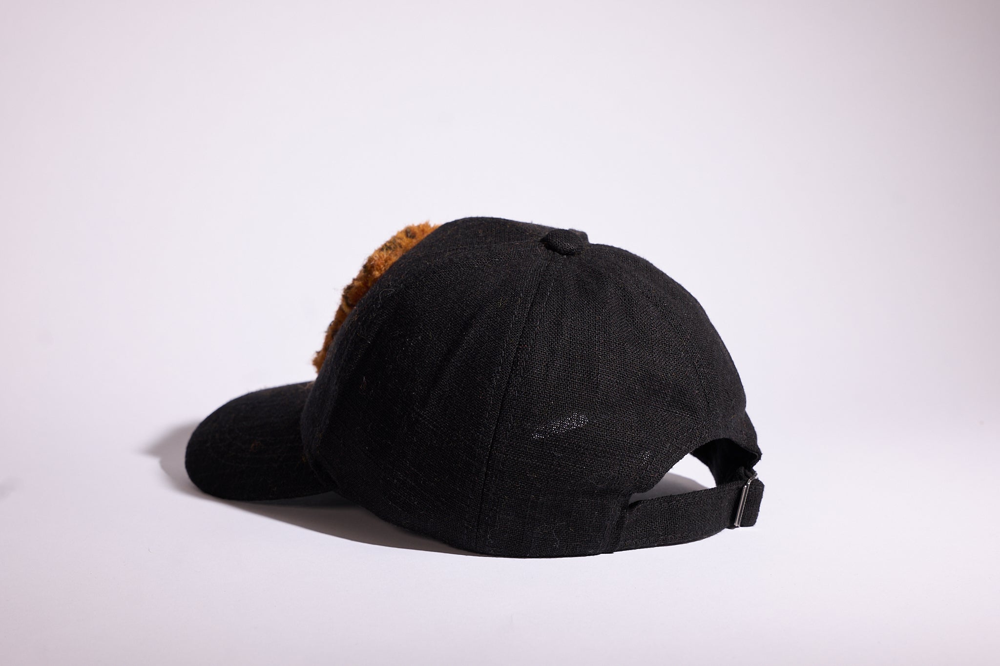 CAP 007 - CASQUETTE LIN NOIR / PANTHÈRE
